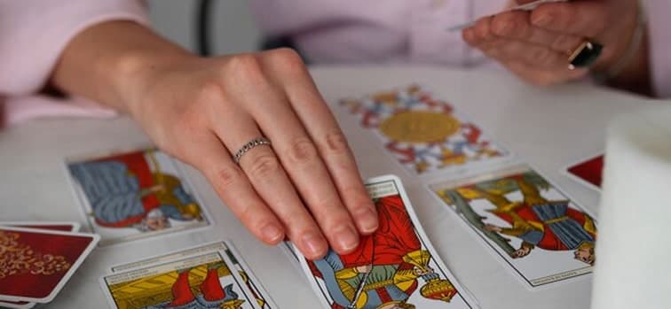3 Easy Steps to be a Tarot Reader